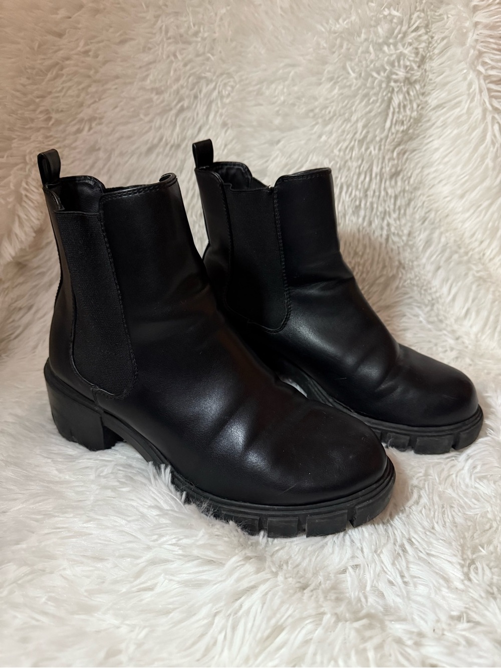 Steve Madden Black Chunky Chelsea Ankle Boots